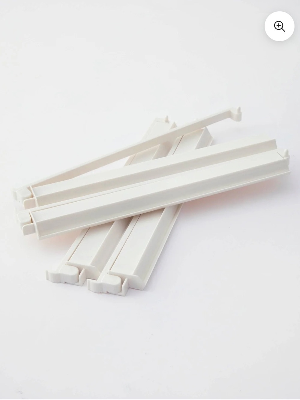 NWOT Oh My Mahjong White Acrylic Rack & Pusher Set